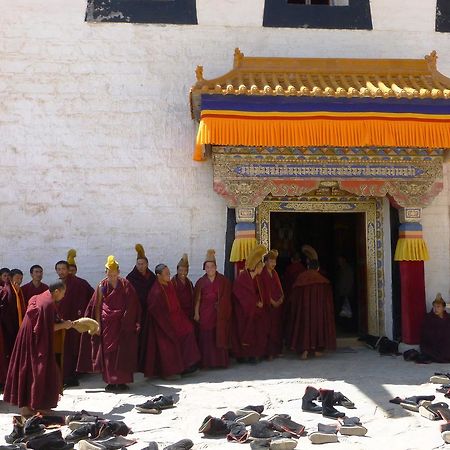 Overseas Tibetan Hotel Xiahe Exterior photo