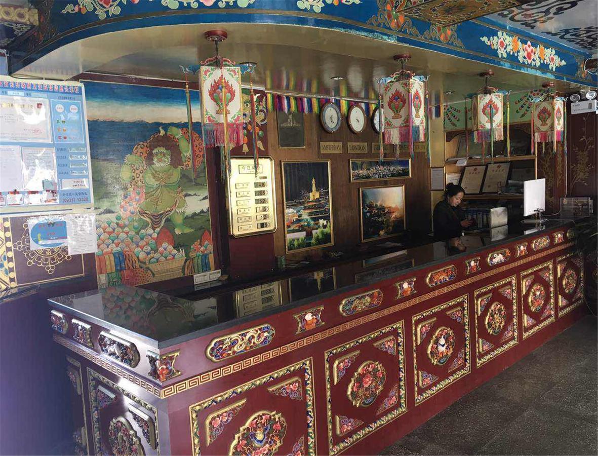 Overseas Tibetan Hotel Xiahe Exterior photo